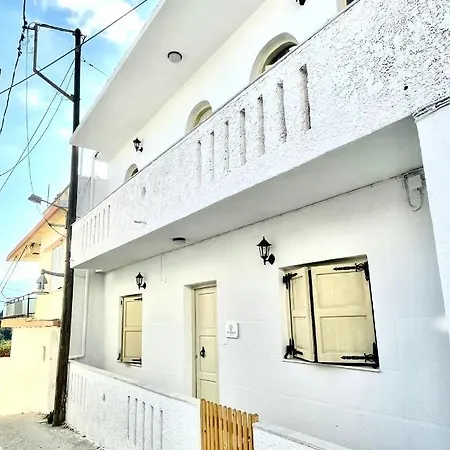 別荘 Philoxenia Traditional House *