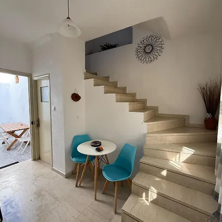 Philoxenia Traditional House *