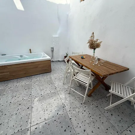 別荘 Philoxenia Traditional House Palaílimnos